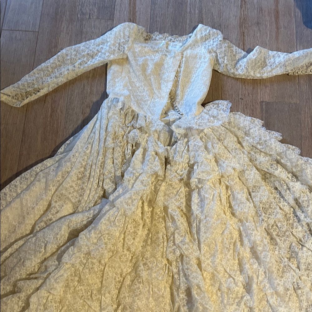 Vintage Full Lace Layered Skirt Wedding Gown Victorian  part 1